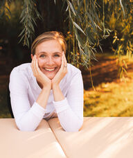 Book an Appointment with Elsa Guenther for Integrated Bodywork Therapy