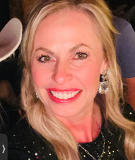 Book an Appointment with Nickie Drummond for Find Your Fit: Free Consult