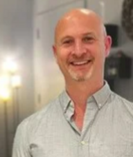 Book an Appointment with Lee Schwalb for Consultations